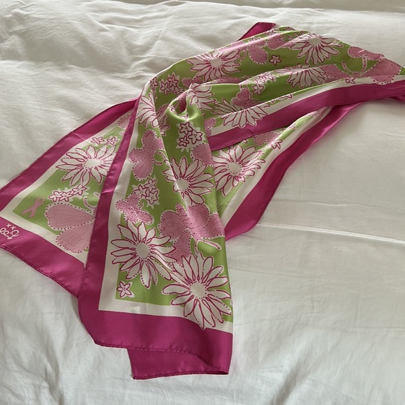 Lilly Pulitzer Pink 100% Silk Scarf Excellent Condition - Picture 7 of 9